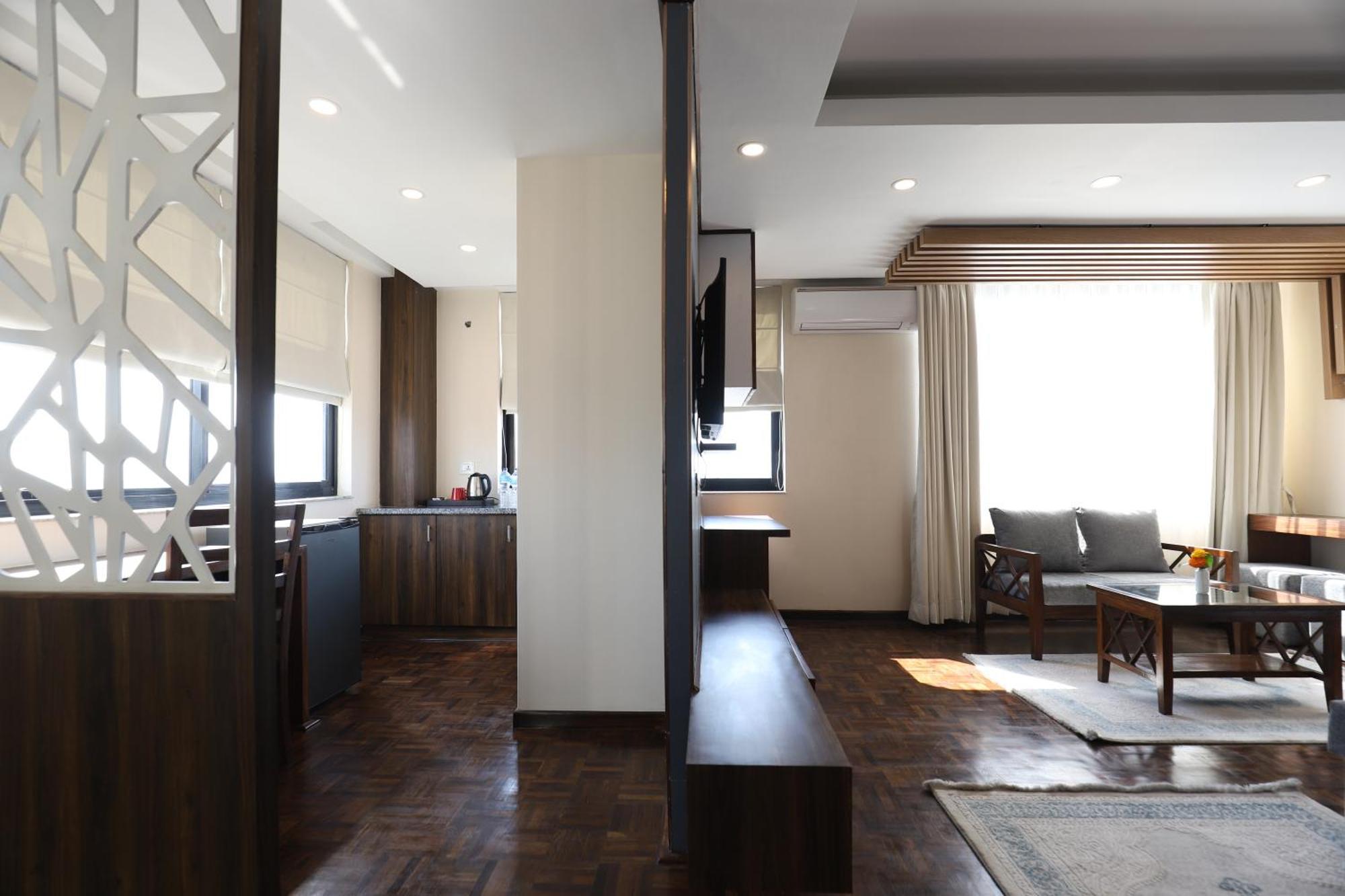 Apex Business Hotel - Airport Катманду Экстерьер фото