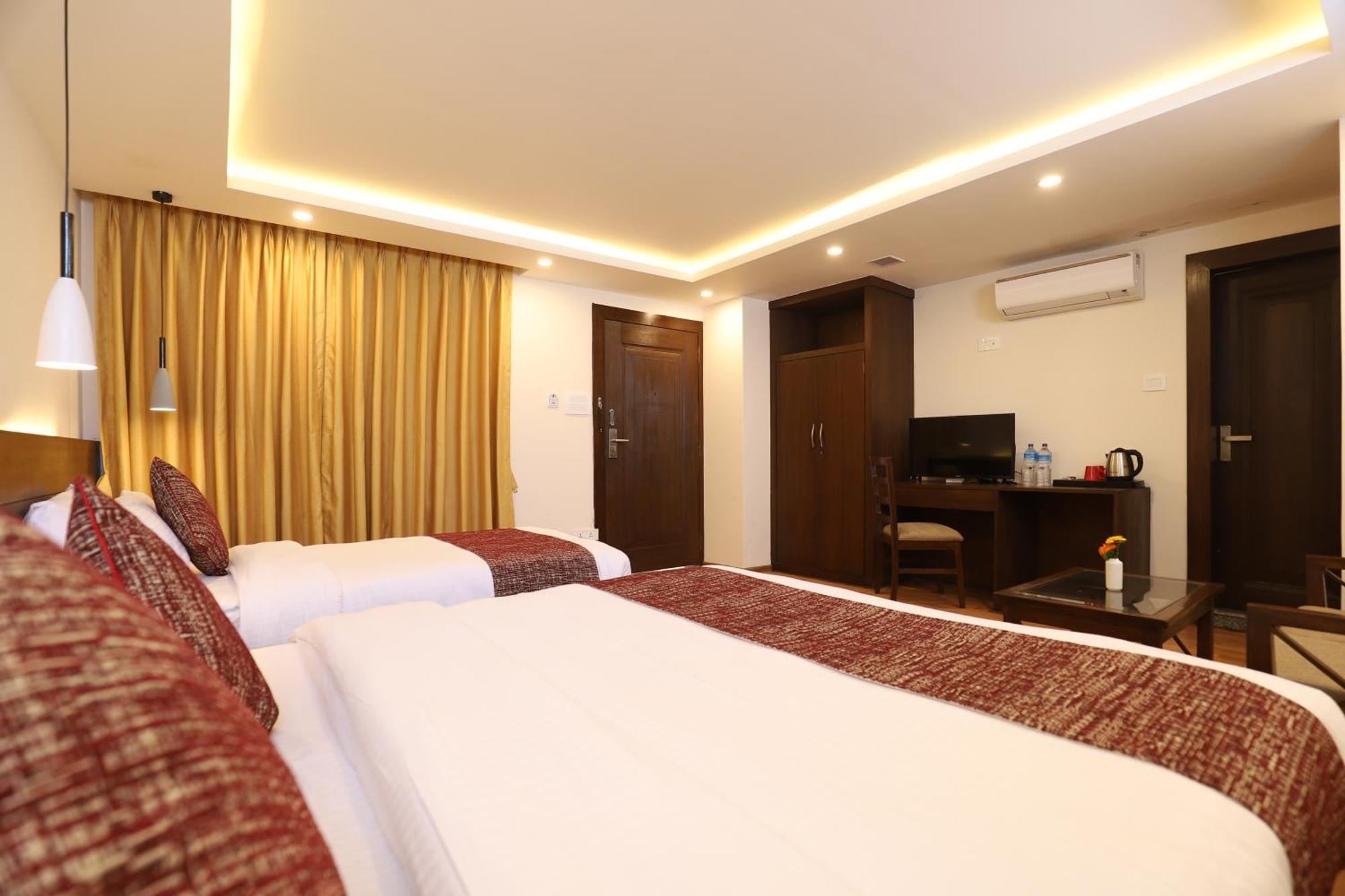 Apex Business Hotel - Airport Катманду Экстерьер фото