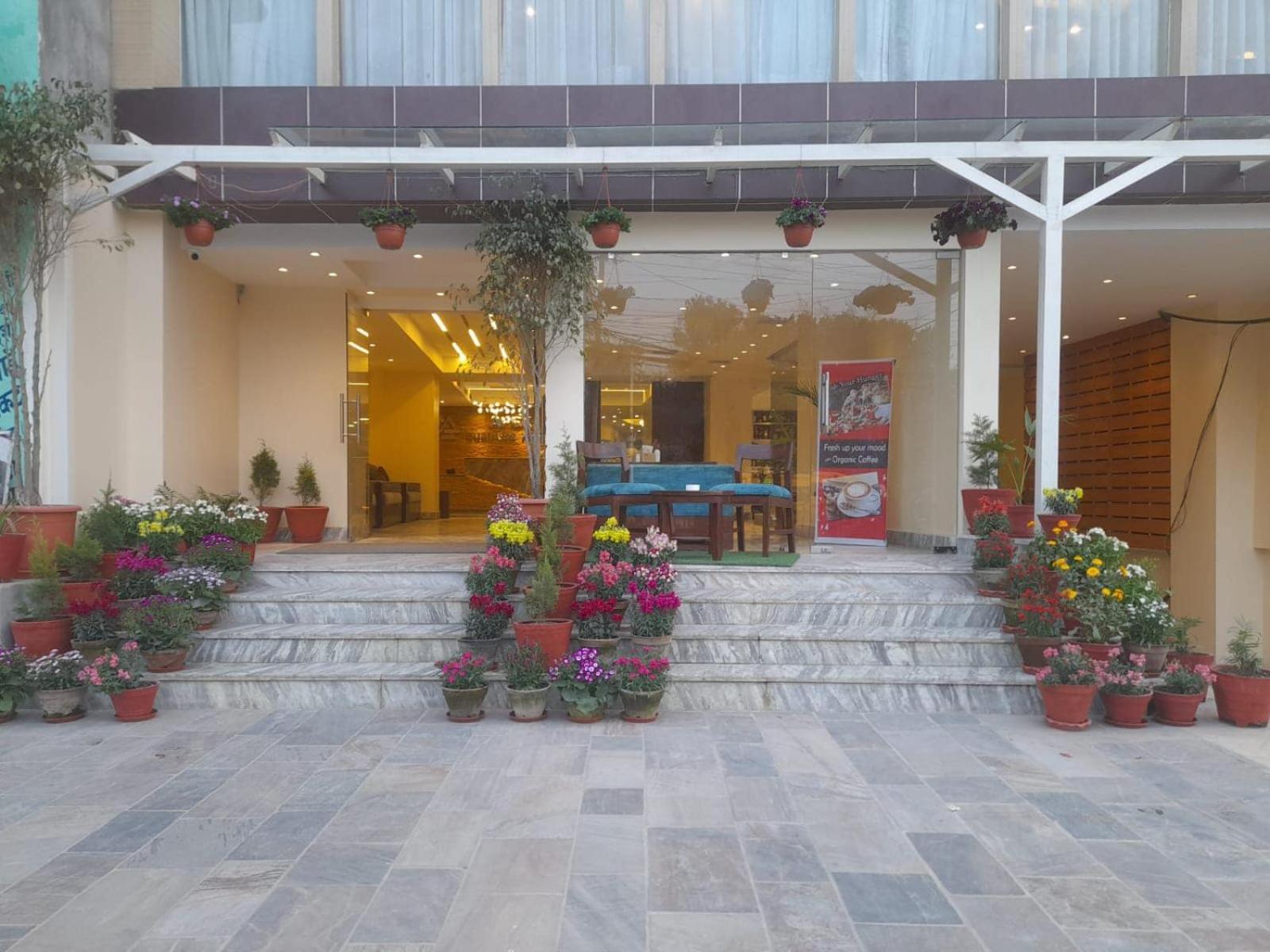 Apex Business Hotel - Airport Катманду Экстерьер фото