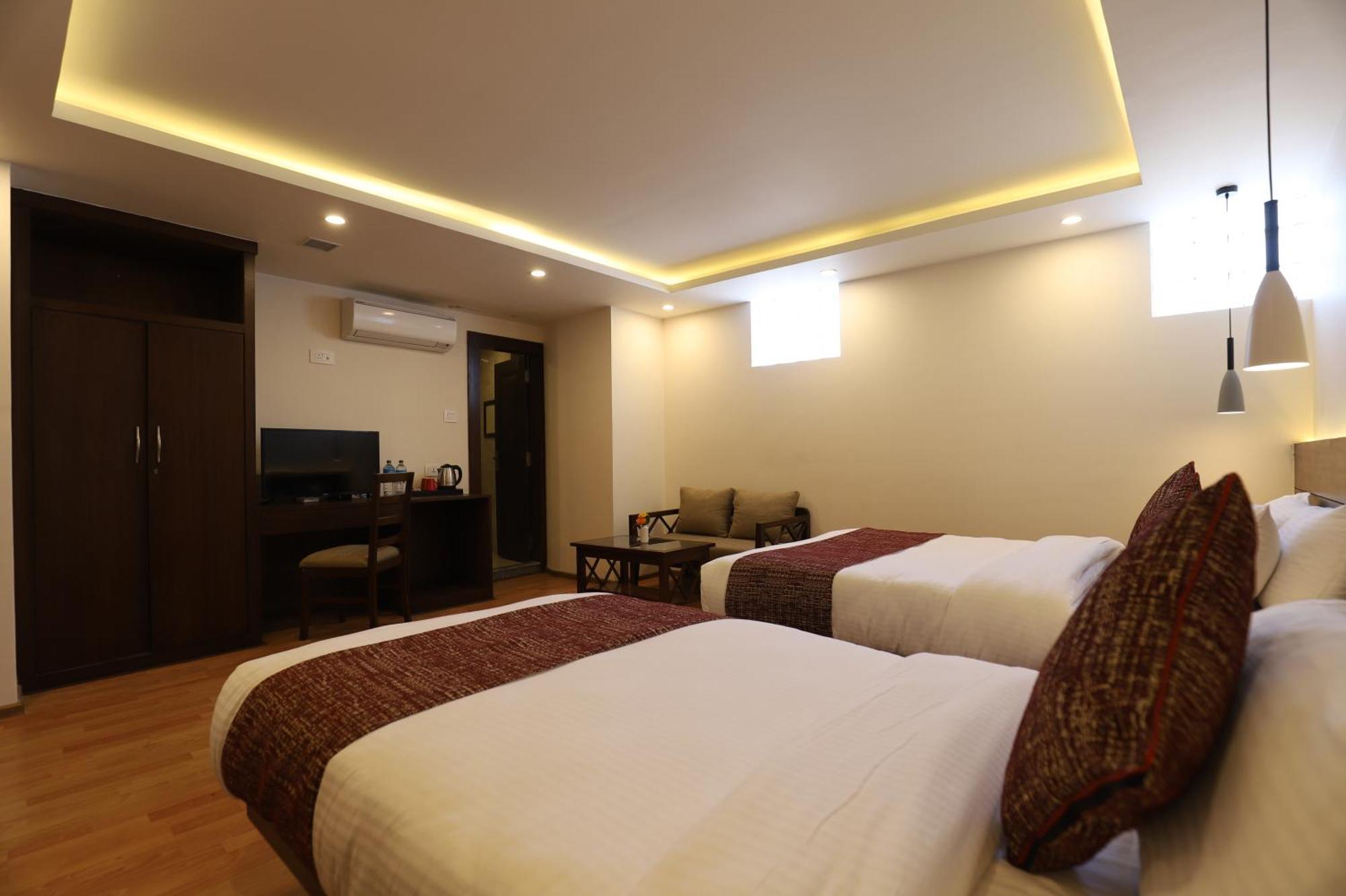 Apex Business Hotel - Airport Катманду Экстерьер фото