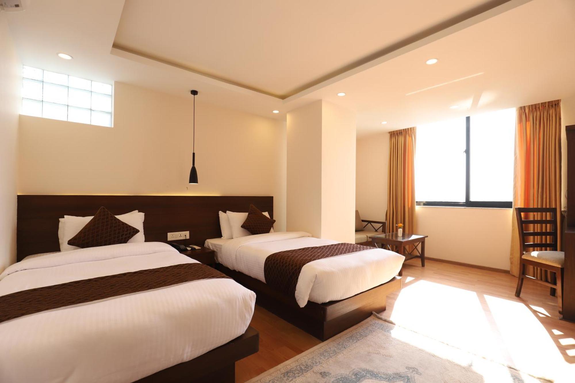 Apex Business Hotel - Airport Катманду Экстерьер фото