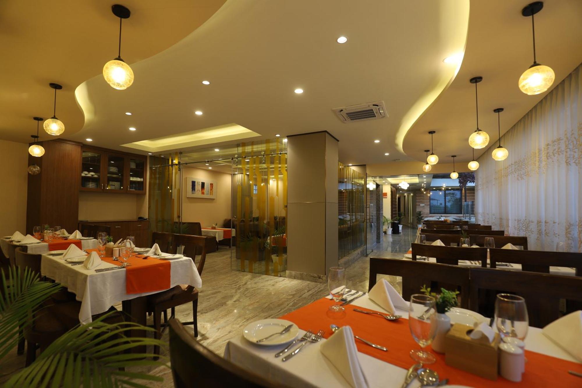 Apex Business Hotel - Airport Катманду Экстерьер фото