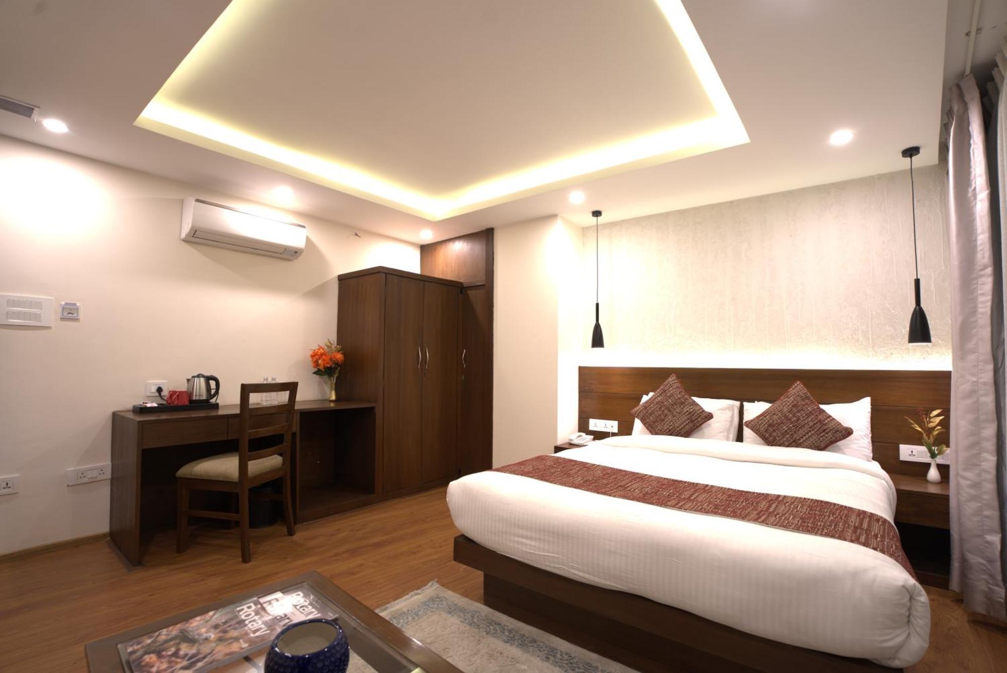 Apex Business Hotel - Airport Катманду Экстерьер фото