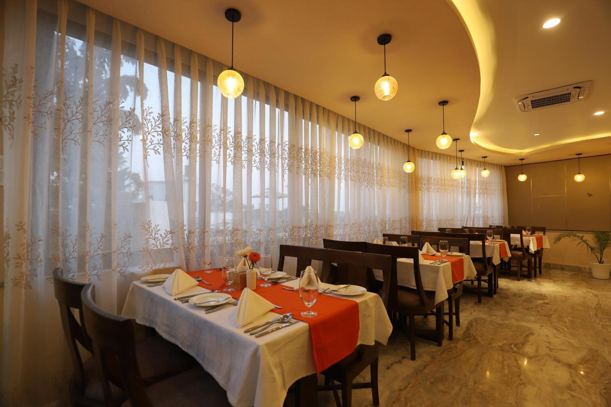 Apex Business Hotel - Airport Катманду Экстерьер фото