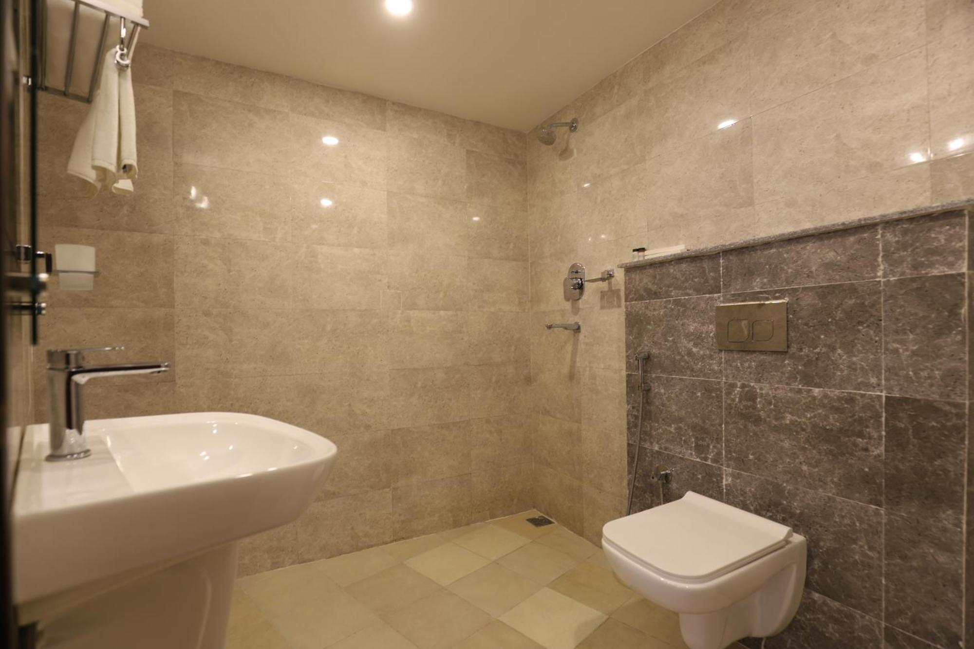 Apex Business Hotel - Airport Катманду Экстерьер фото