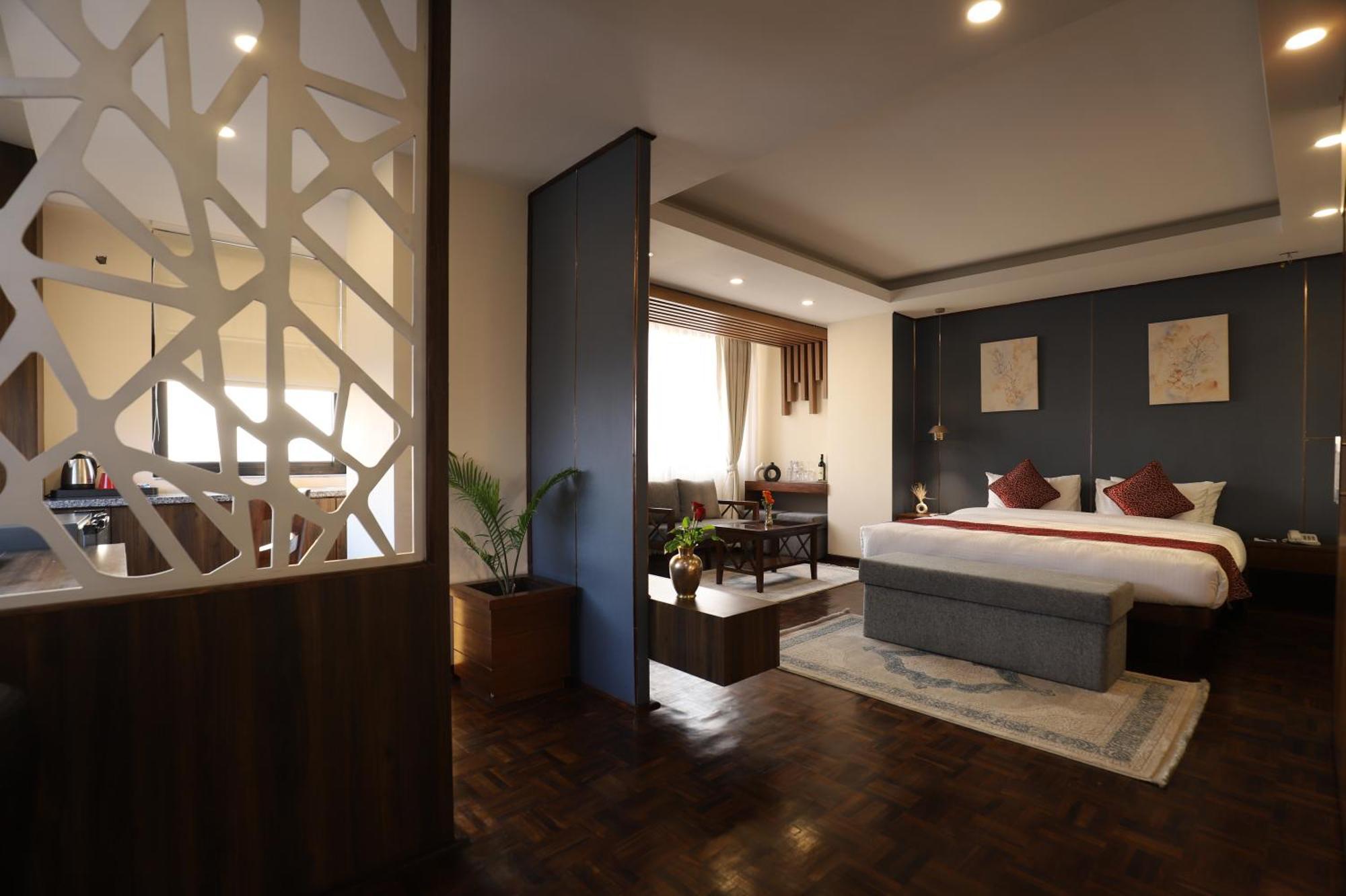 Apex Business Hotel - Airport Катманду Экстерьер фото