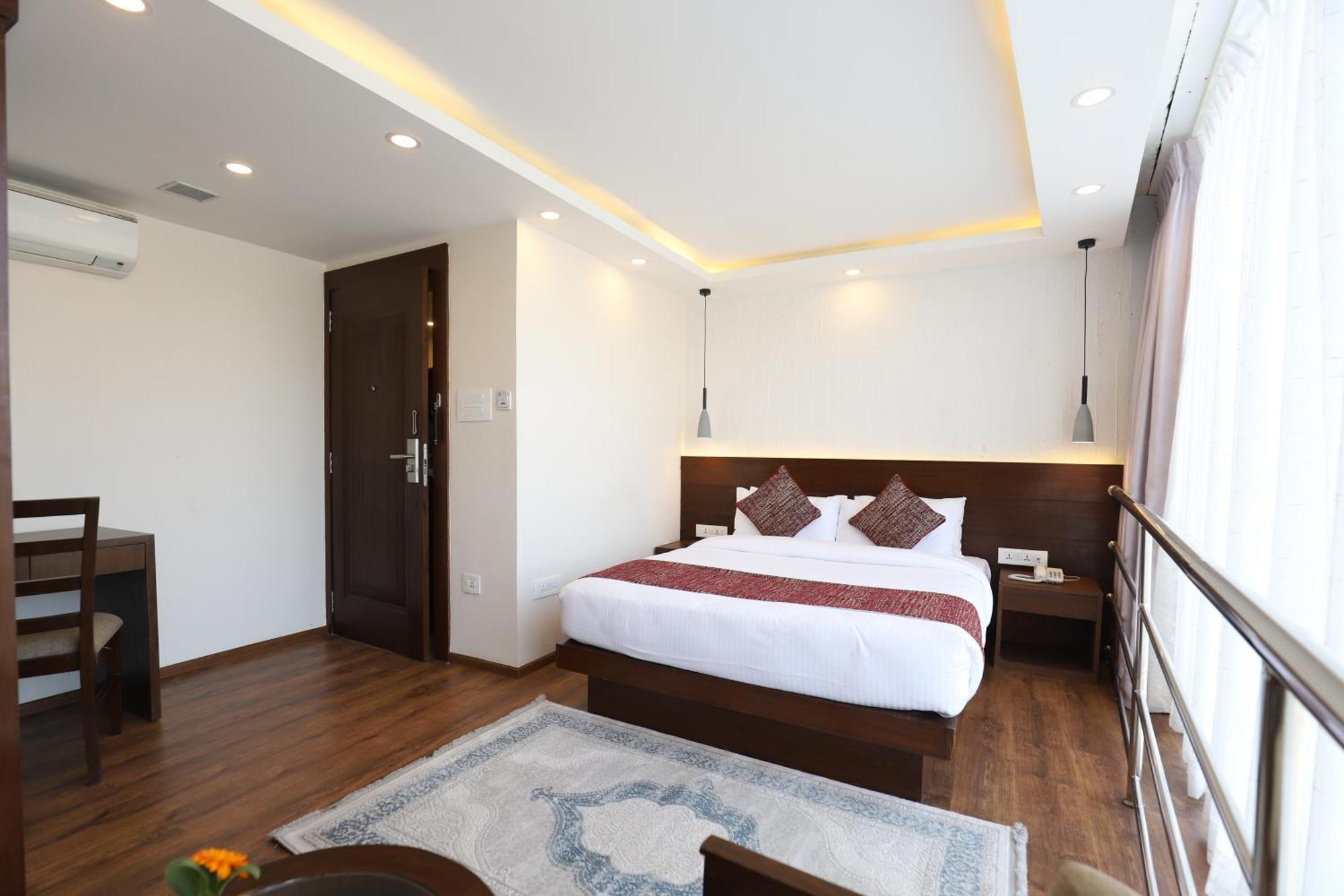 Apex Business Hotel - Airport Катманду Экстерьер фото