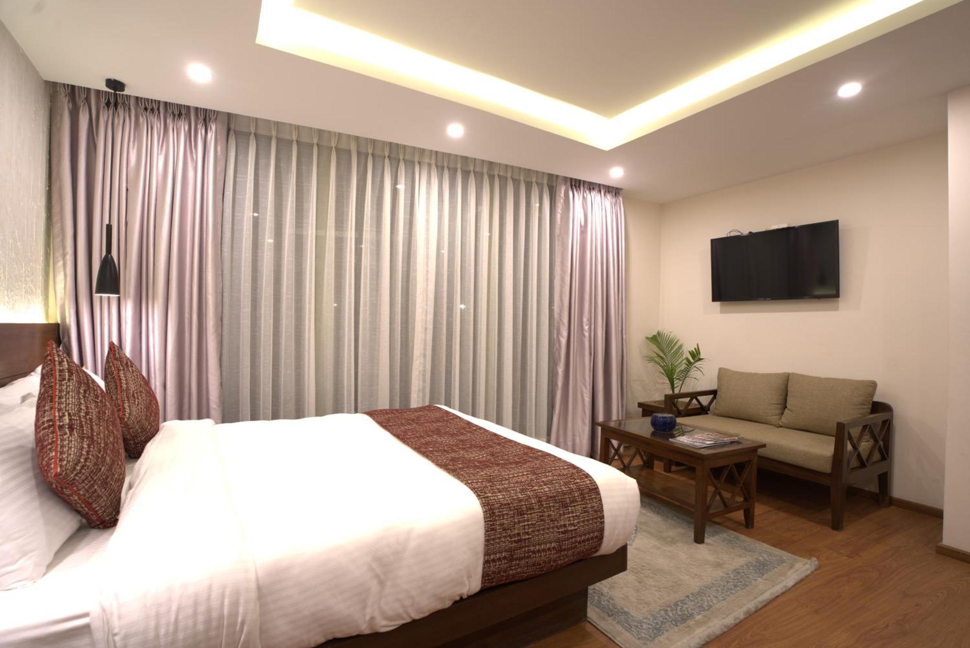 Apex Business Hotel - Airport Катманду Экстерьер фото