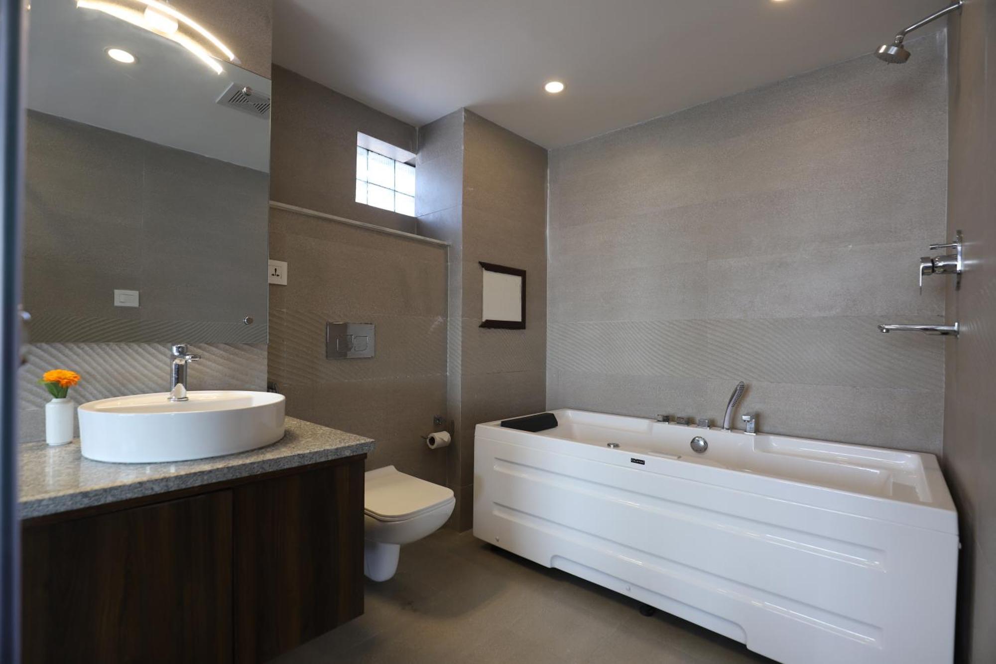 Apex Business Hotel - Airport Катманду Экстерьер фото